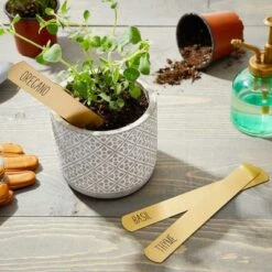 Juvale 6 Count Brass Metal Herb Plant Garden Markers, Reusable Weatherproof Plant Label Stakes Tags For Flowers, 7.5 X 1 In